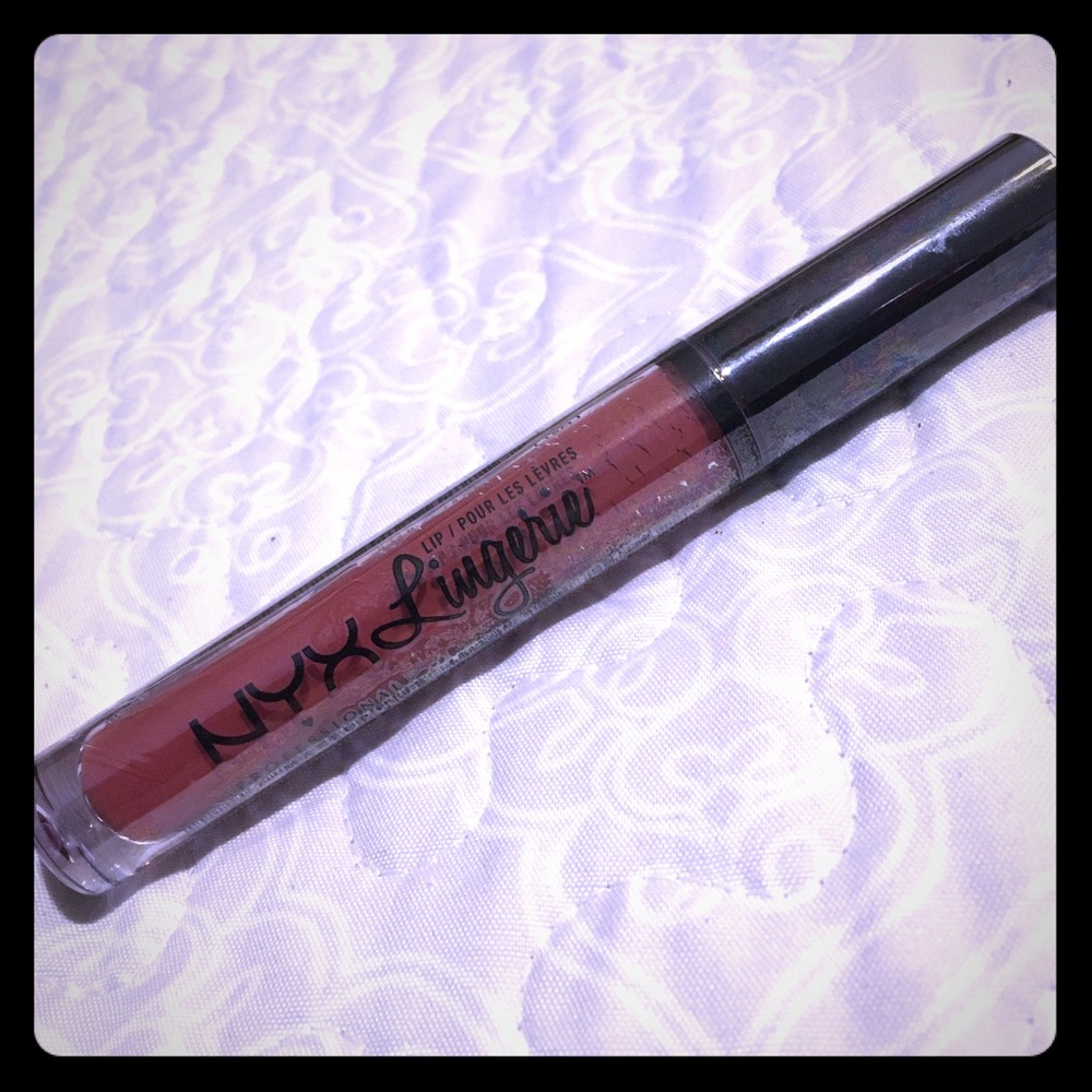 NYX Lingerie Exotic liquid lipstick